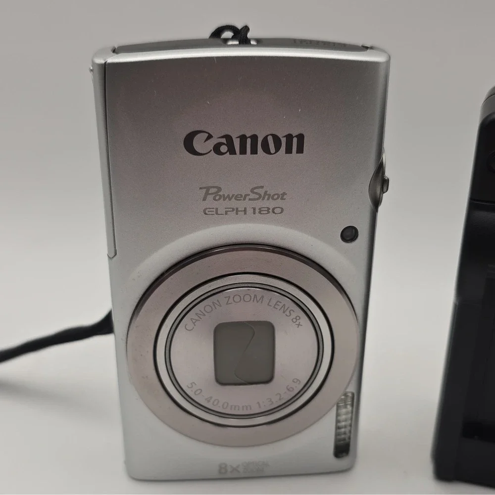 Canon PowerShot ELPH 180 20MP 8x Optical Zoom Silver Camera w Battery & Charger
